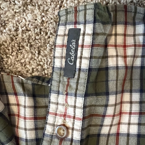 Cabela’s Men button flannel, green/brown - size M - Picture 3 of 3
